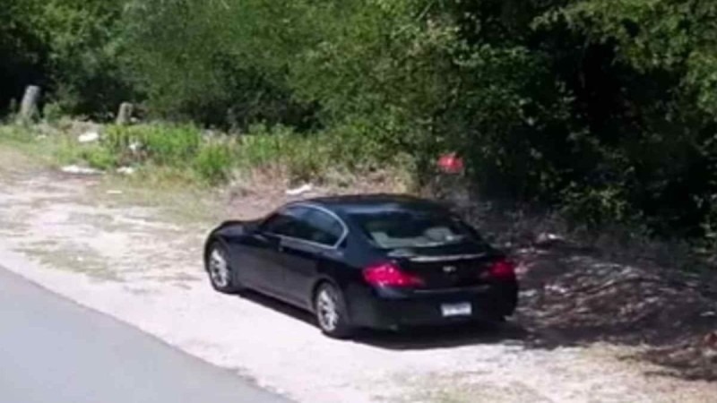 Σοκ Αυτός ο άντρας σταματάει στον δρόμο και κάνει κάτι περίεργο – Όταν αντιλαμβάνεται την κρυφή κάμερα δεν θα πιστέψετε την αντίδρασή του