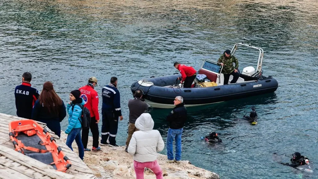 Λιμανάκια Βουλιαγμένης: Εντοπίστηκε o 34χρονος δύτης που έχασε τη ζωή του