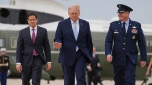 Αμερικανικό τελεσίγραφο προς το Ιράν: Ο Τραμπ απείλησε ότι οι ΗΠΑ θα εξαφανίσουν τα εργοστάσια παραγωγής ηλεκτρικής ενέργειας της χώρας, εάν δεν ανοίξουν τα Στενά του Ορμούζ εντός 48 ωρών