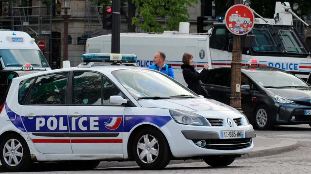 Φρικτή υπόθεση στη Γαλλία: Δύο αδέλφια κατηγορούνται πως είχαν τη μητέρα τους αιχμάλωτη επί μήνες – Τη βασάνιζαν και δεν της έδιναν φαγητό – Ζύγιζε 30 κιλά