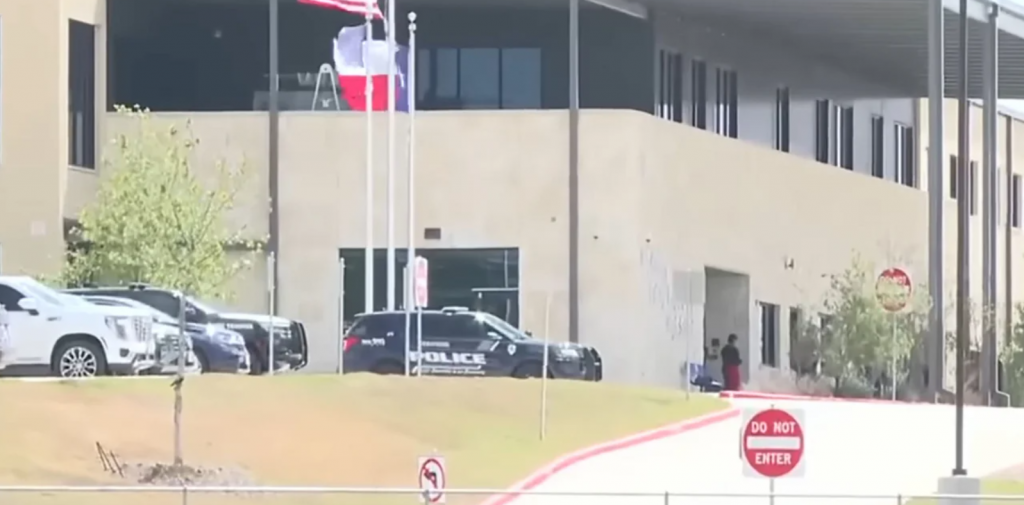 Τέξας: 15χρονος μαθητής πυροβόλησε καθηγήτρια σε σχολείο – Νεκρός ο δράστης