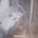 Η στιγμή που ιρανικός πύραυλος ταρακουνά σπίτια στη Ντιμόνα του Ισραήλ (βίντεο)