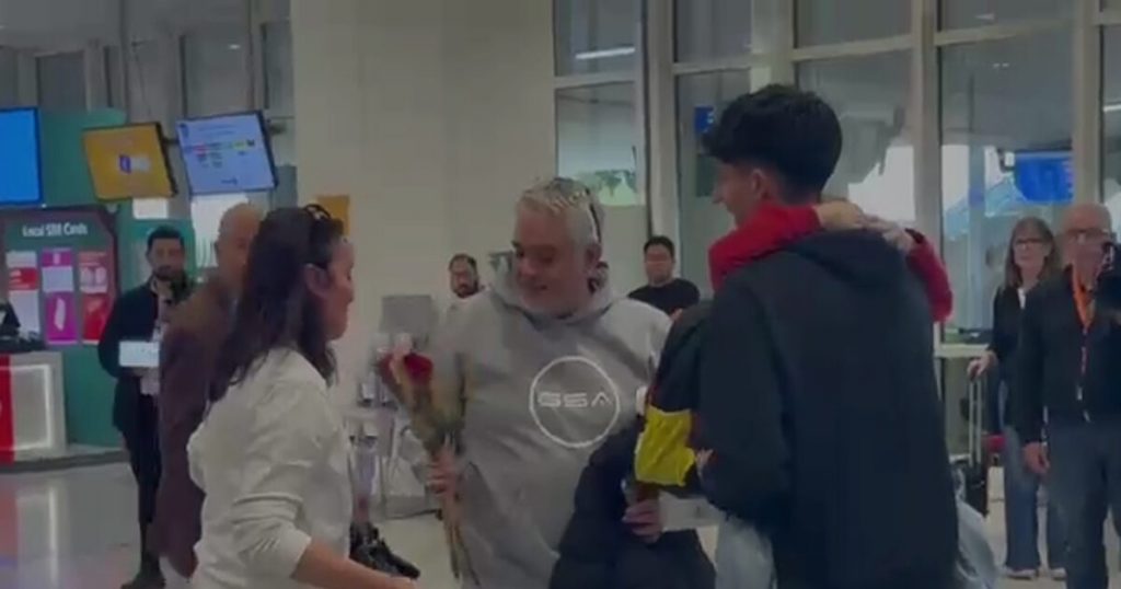 Οι συγκλονιστικές μαρτυρίες Ελλήνων που επέτρεψαν με πτήσεις επαναπατρισμού – «Είδαμε θραύσματα να πέφτουν δίπλα μας»