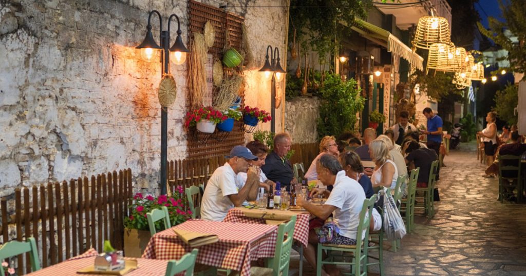 Βουλιαγμένη: «Το παιδί μας χάθηκε» – Τα σπαρακτικά λόγια της μητέρας του 34χρονου δύτη που πνίγηκε στο «Πηγάδι του Διαβόλου»