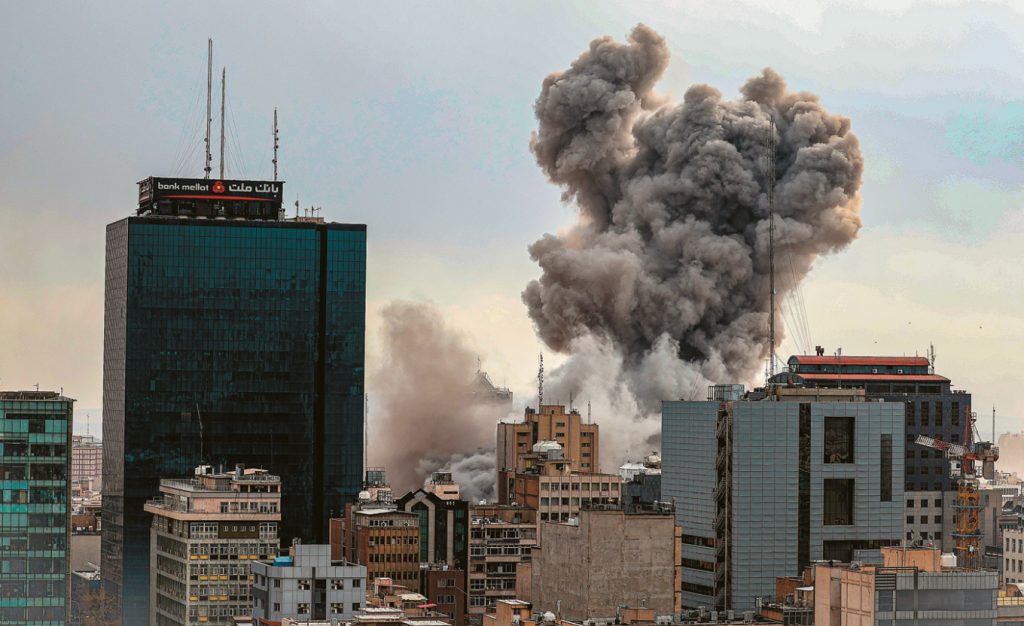 Βομβαρδισμοί στο Ιράν: Βαρύ πλήγμα στην πολιτιστική κληρονομιά – Σοβαρές ζημιές σε 56 ιστορικούς χώρους και μουσεία, έντονη ανησυχία της UNESCO