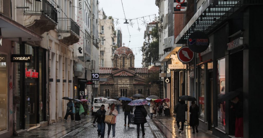 Καιρός σήμερα: Συννεφιά, καταιγίδες και χιόνια στα ορεινά το Μεγάλο Σάββατο