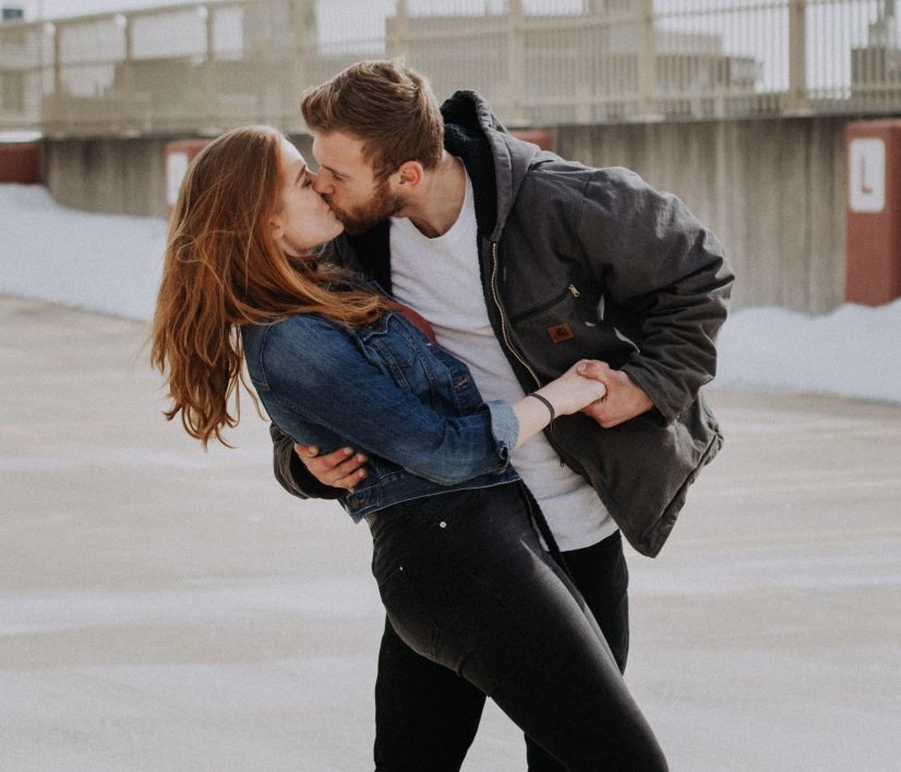 Αστρολογικές Συμβουλές: Κατακτήστε την Καρδιά του με Βάση το Ζώδιό του