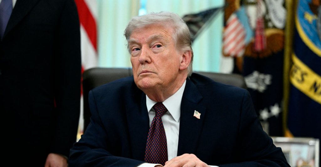 Τραμπ: Πιθανή συμφωνία με την Τεχεράνη μέχρι τη Δευτέρα, αλλιώς θα τα ανατινάξω όλα στον αέρα – Στείλαμε όπλα στους Ιρανούς διαδηλωτές μέσω Κούρδων