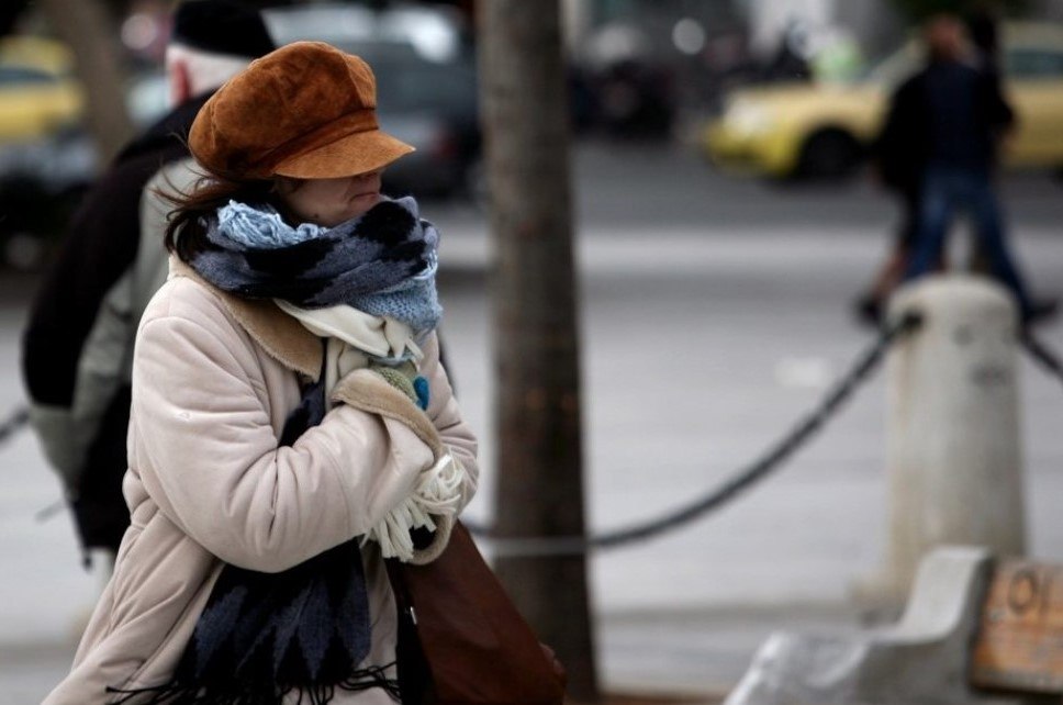 Καιρός: Φθινοπωρινή Πρωτομαγιά με βροχές, βοριάδες και τσουχτερό κρύο