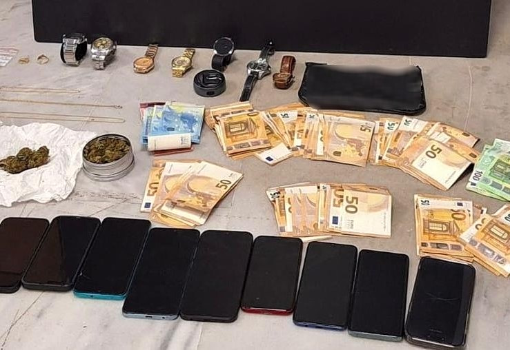 Εξαρθρώθηκε εγκληματική σπείρα τηλεφωνικών απατών σε Θεσσαλονίκη και Χαλκιδική με λεία 611.345 ευρώ