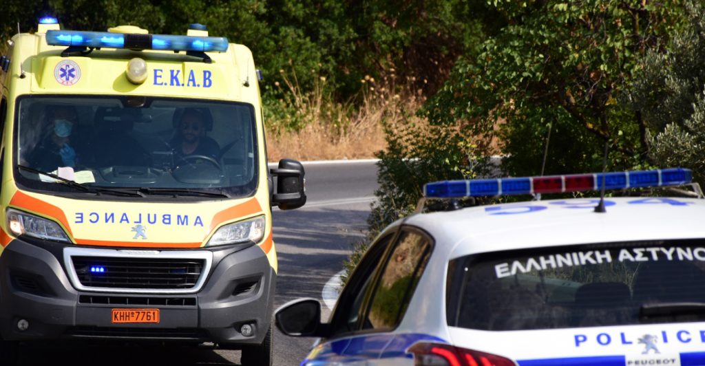 Έκανε όπισθεν και παρέσυρε ηλικιωμένη μέσα στο γκαράζ του σπιτιού του 31χρονος στην Εύβοια