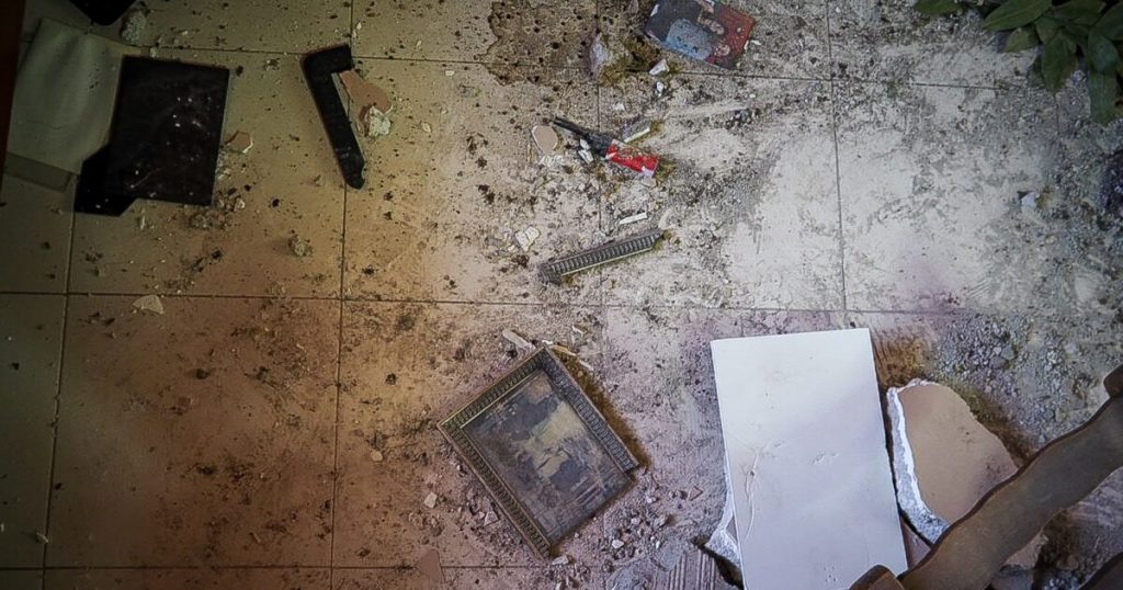Συγκλονιστικές μαρτυρίες για τον σεισμό στην Εύβοια: Πανικός, φόβος και τρόμος – «Η μάνα μου δεν πρόλαβε ούτε παπούτσια να βάλει»