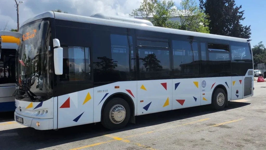 Λεωφορείο παρέσυρε 24χρονη πεζή στη Θεσσαλονίκη, τι λέει η εταρεία