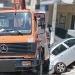 Τροχαίο στην Ηλιούπολη: Νέες εικόνες και μαρτυρίες από το «τρελό» φορτηγό – Αυτοκίνητο «καρφώθηκε» στην είσοδο πολυκατοικίας