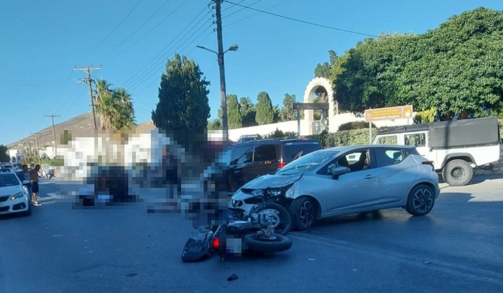 Σοβαρό τροχαίο στην Πάρο: Μηχανή συγκρούστηκε με αυτοκίνητο – Ένας νεκρός και ένας τραυματίας