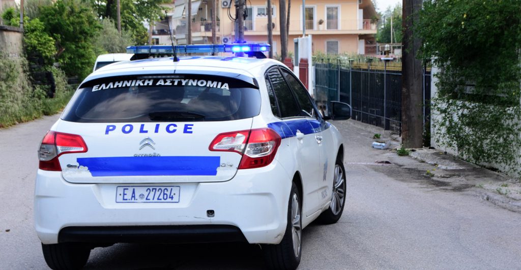 Σοκ στη Δράμα: Αστυνομικός σκότωσε τη σύζυγό του, το παιδί τους κάλεσε τις Αρχές