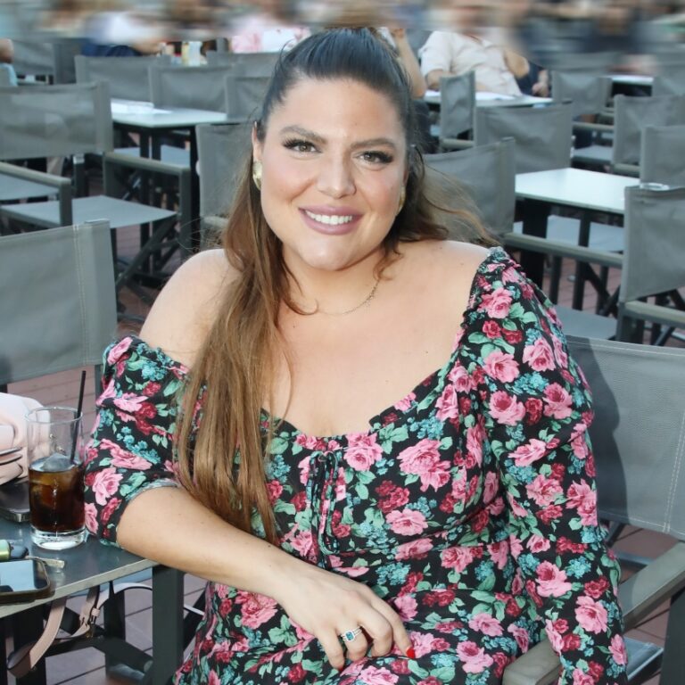 Η Δανάη Μπάρκα στη «Γιορτή του Πατέρα»: Μεγάλωσα με δυο μπαμπάδες εντελώς διαφορετικούς μεταξύ τους