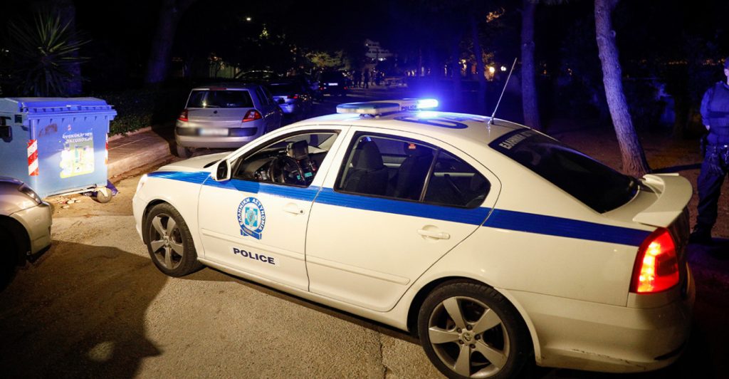 Θρίλερ στα Εξάρχεια: Νεκρός άνδρας από πυροβολισμούς στη μέση του δρόμου