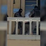Εξαφάνιση Σταυρούλας Λεβεντάκη: Η στιγμή που ο Σκοπιανός ενοικιαστής οδηγείται στον εισαγγελέα για τα 13 δενδρύλλια