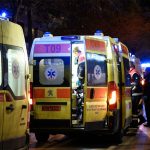 Σοκ στη Λαμία: Μητέρα κρατούσε στην αγκαλιά της πάνω από ένα 24ωρο τον νεκρό γιο της