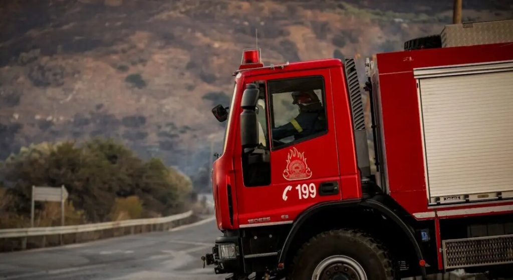 Συνελήφθησαν δήμαρχος και αντιδήμαρχος στην Πάρο για τη μεγάλη φωτιά – Συνολικά 8 συλλήψεις για πυρκαγιές