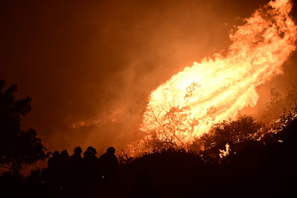 Δραματική η κατάσταση από τη φωτιά κοντά στο Πόρτο Γερμενό