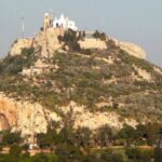 Θρίλερ στον Λυκαβηττό με σορό σε σπηλιά