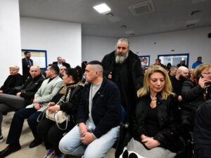 Ανακούφιση και συγκίνηση στους συγγενείς των θυμάτων των Τεμπών