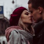 Το Φιλί Στο Μέτωπο Που Αποκαλύπτει Αν Σε Αγαπάει Για Πάντα