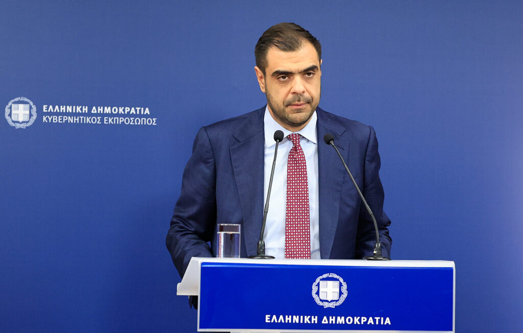 Πόλεμος προτάσεων για τα καύσιμα λίγο πριν το διάγγελμα Μητσοτάκη