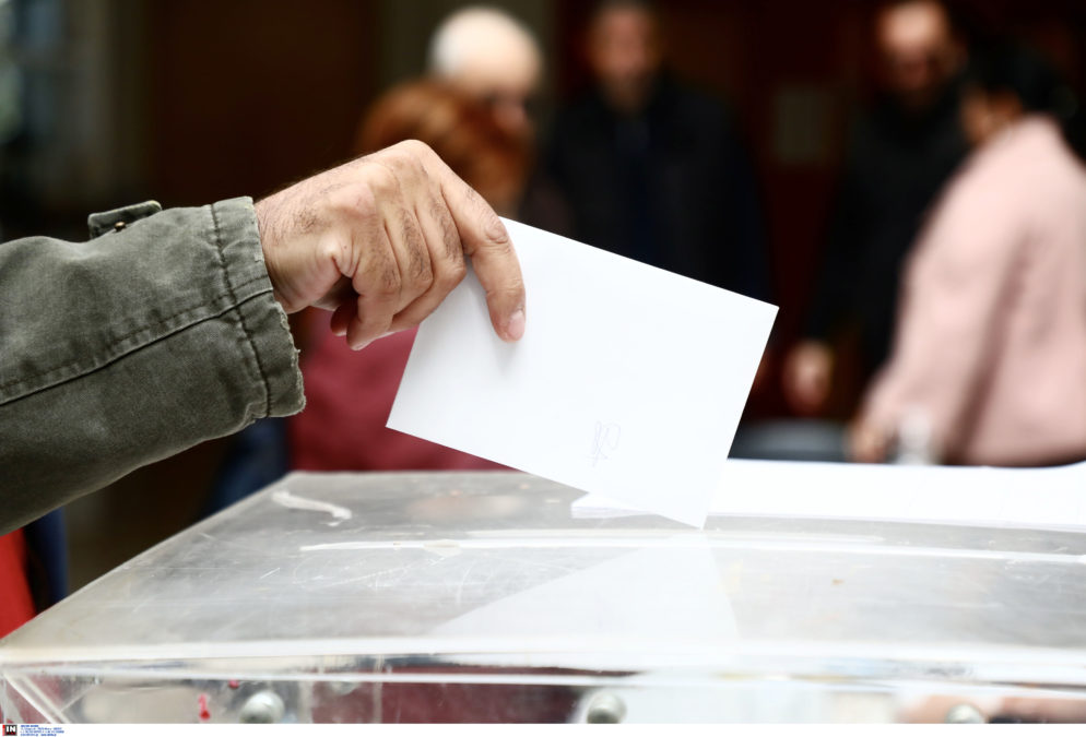 Δημοσκόπηση GPO: Η ΝΔ πάνω από 30%, ενισχυμένη η ΕΛΑΣ και δύσκολη υποδοχή των μέτρων στη ΔΕΘ