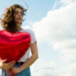 11 φράσεις που αποκαλύπτουν ότι μεγαλώσατε με αγάπη, όρια και σωστές αξίες