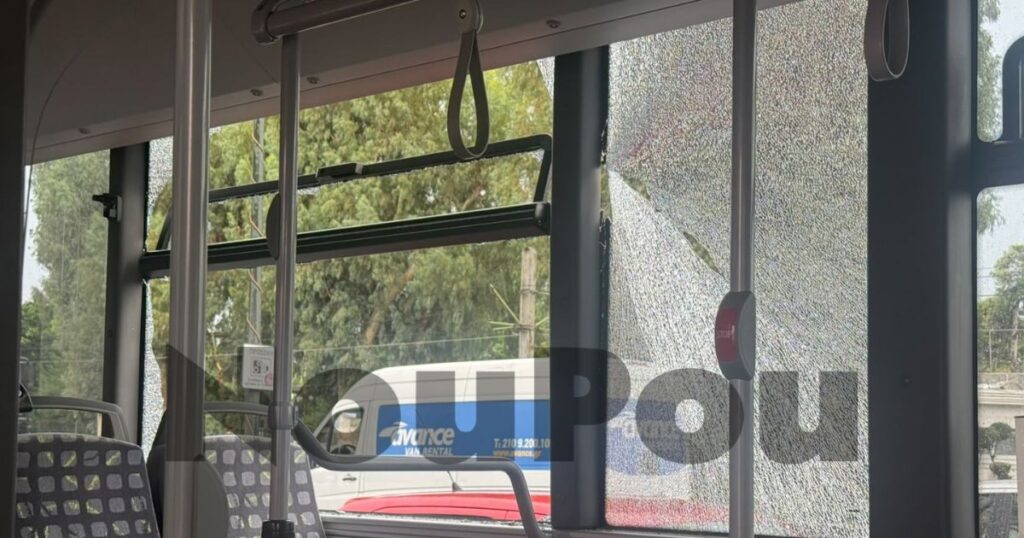 Άλιμος: Λεωφορείο της γραμμής Α2 συγκρούστηκε με φορτηγό στην Ποσειδώνος – Έσπασε το πίσω τζάμι πάνω από επιβάτες