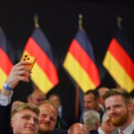 Πολιτικός σεισμός στη Γερμανία: Το AfD εκτοξεύεται στο 44,5%