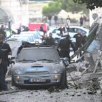 Έκρηξη στην Πλάκα: «Βομβαρδισμένο τοπίο» και ζευγάρι που διέμενε στο σπίτι που κατέρρευσε