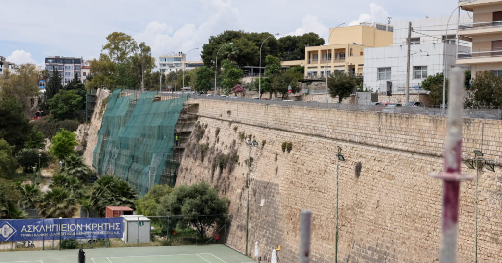 Τραγωδία στο Ηράκλειο: Κατέληξε 54χρονος μετά την πτώση από τα Ενετικά Τείχη