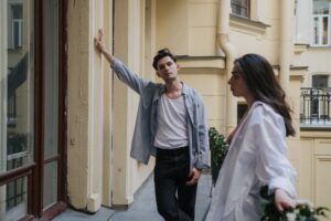 Πότε Μια Σχέση Έχει Ήδη Τελειώσει: Τα Σημάδια Που Δεν Θέλουμε Να Δούμε